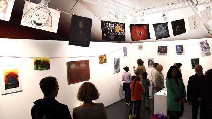 Kultur: In der Ausstellung hängen sowohl Bilder der Kursteilnehmer als auch von Mitgliedern des Künstlerkollektivs Vivid.