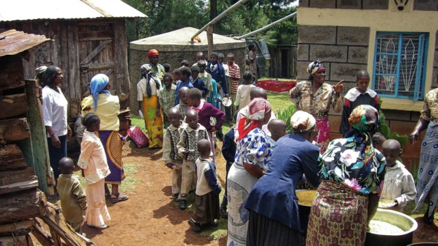 Dorf hilft Welt: Der Verein "Kenianische Waisenkinder in Not" engagiert sich im zentralen Hochland bei Kabazi auf vielfältige Art.