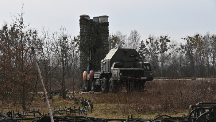 Atomwaffen: Nur 50 Kilometer von der Grenze zur Ukraine entfernt werden in Belarus neue Abwehrsysteme positioniert. Russland will dort auch taktische Atomwaffen stationieren.