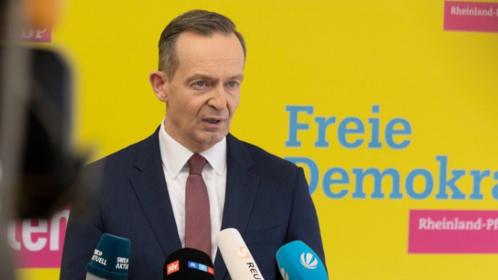 Verbrennungsmotor: Verkehrsminister Volker Wissing (FDP) hat bei der EU dafür gekämpft, weiterhin einen Verbrennermotor für E-Fuels zu erlauben.