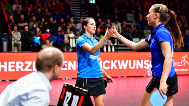 German championship in table tennis: record: Sabine Winter (left) is German table tennis champion in doubles for the seventh time.