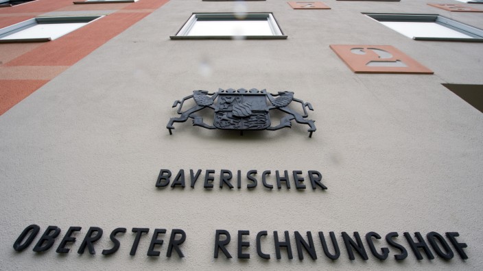 Oberster Rechnungshof: Der Bayerische Oberste Rechnungshof prangert in seinen jährlichen Berichten staatliche Verschwendung und Misswirtschaft an.