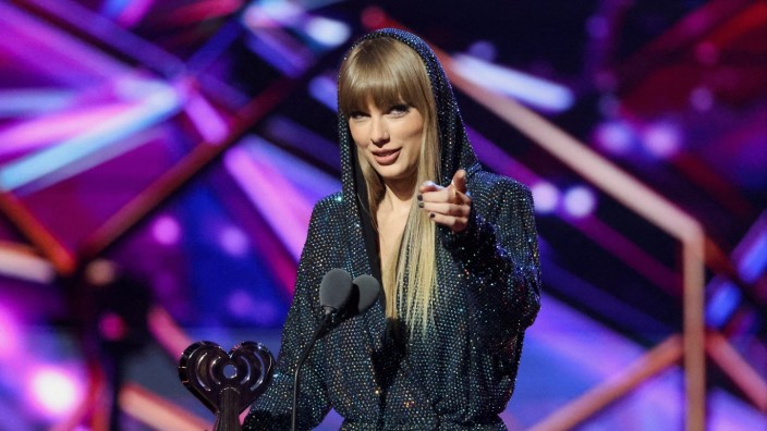 Leute: Viele schlechte Entscheidungen hätten sie schließlich zu den guten und damit zum Erfolg geführt, sagt Sängerin Taylor Swift.