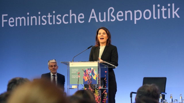 Kultur & Diskurs: Bundesaußenministerin Annalena Baerbock Anfang März in Berlin bei der Vorstellung der Leitlinien zur Feministischen Außenpolitik.