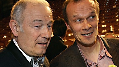 Bayerischer Fernsehpreis mit Beckstein: Ministerpräsident Günther Beckstein (links) mit Preisträger Edgar Selge.