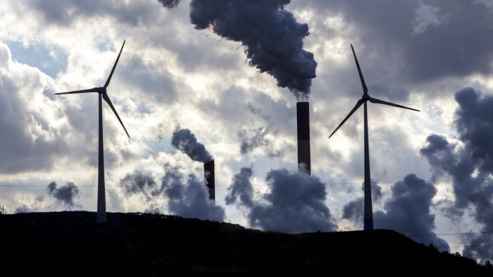 Energie: Steinkohle-Kraftwerke und Windräder: Was hilft am besten gegen den Klimawandel?