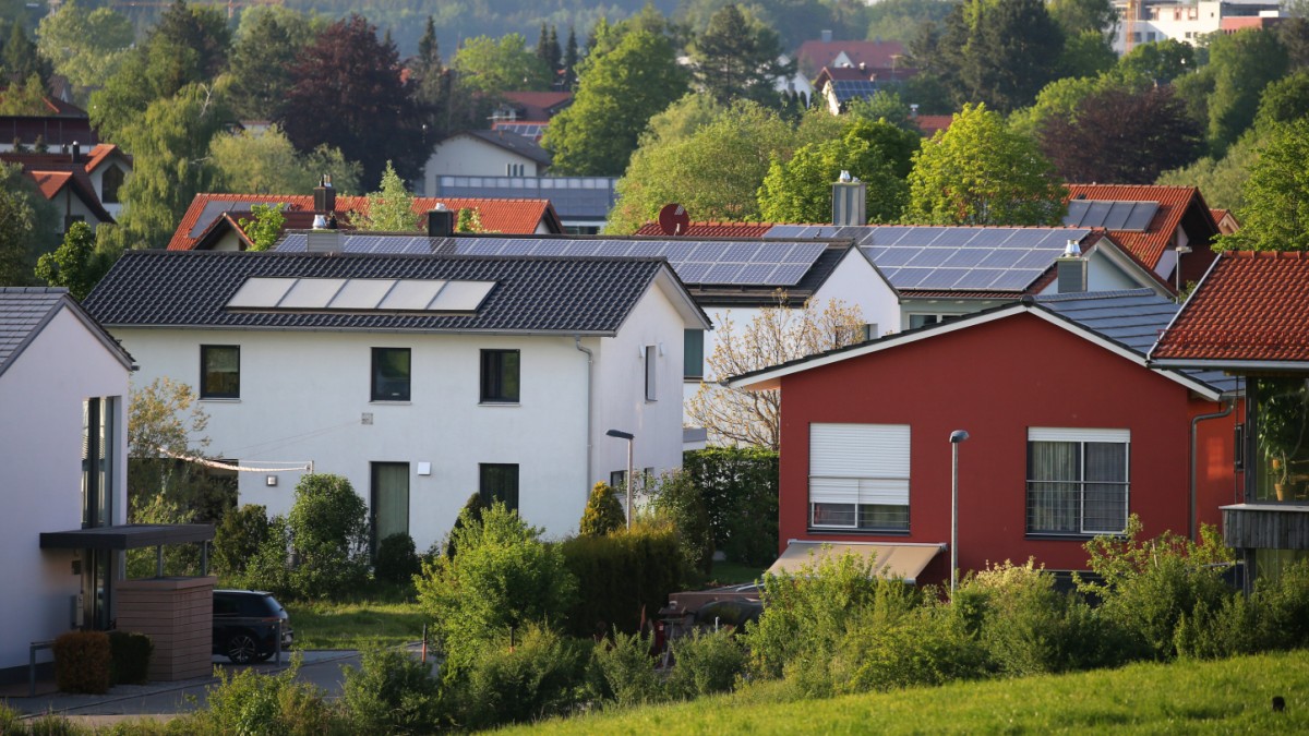 Renewable Energy Heating: What Homeowners Need to Know Now – Economy
