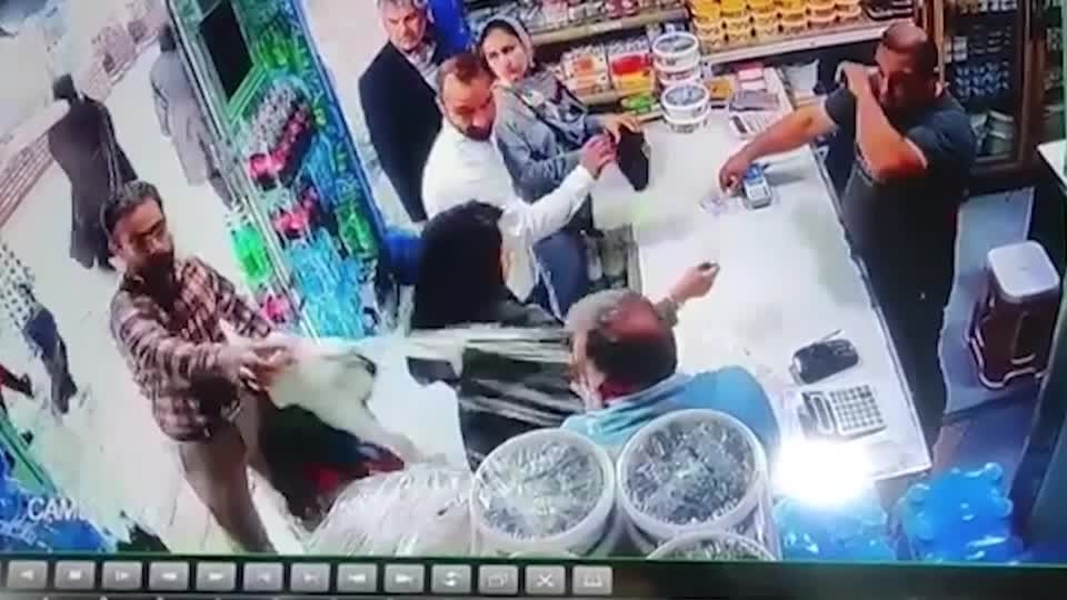 Unveiled woman attacked with yoghurt in Iran – Politics