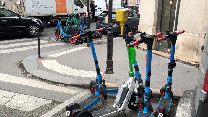 Frankreich: Drei verschiedene Anbieter verleihen in Paris E-Scooter - das wird sich nun wohl bald ändern.
