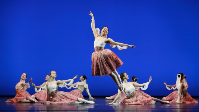 Ballett: Kleine Stilkunde: Tänzerinnen der Ballett-Akademie der Hochschule für Musik und Tanz in "Das Zauberschloss von Naina", einer Choreografie von Michele Fokine von 1842.