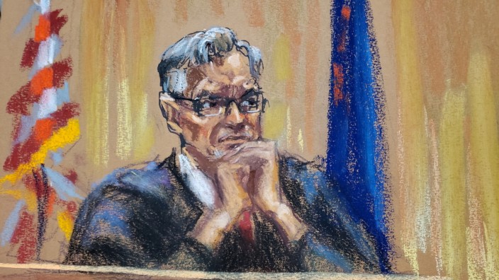 USA: So sieht ihn die Illustratorin Jane Rosenberg: Richter Juan Merchan beim Prozess gegen Trumps Firma im vergangenen Jahr.