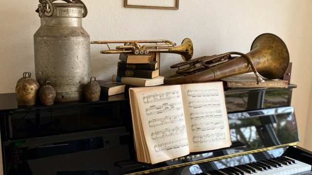 Volksmusik-Klassik-Crossover-Symphonie: Sein geplantes, etwa einstündiges Werk wird sich stilistisch zwischen bayerischer Volksmusik und tonaler Klassik bewegen. Wobei auch "Kuaglockn" oder das "Millikannerl" zu hören sein werden.