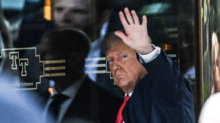 USA: Trump bei seiner Ankunft im Trump Tower