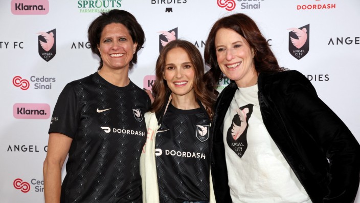 Investorin Kara Nortman: Julie Uhrman (links), Natalie Portman und Kara Nortman haben den Frauen-Fußballklubs Angel City FC gegründet.