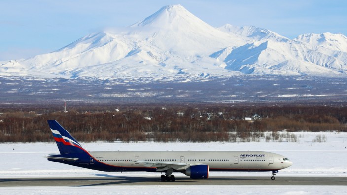 Luftfahrt: Boeing 777 der russischen Fluggesellschaft Aeroflot auf dem Flughafen von Jelisowo, Kamtschatka.