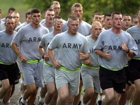 Amerikanische Soldaten joggen