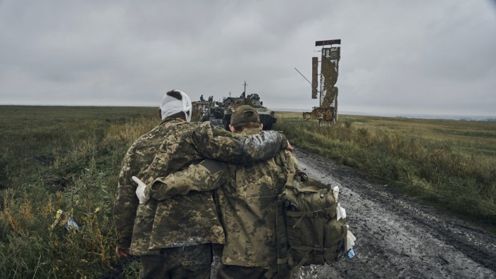 Ukraine: Ukrainische Soldaten in der Region um Charkiw: noch eine Frühjahrsoffensive - und dann an den Verhandlungstisch?