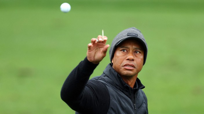 Golf: Schaffte noch den Cut, musste dann aber aufgeben: Tiger Woods in Augusta.
