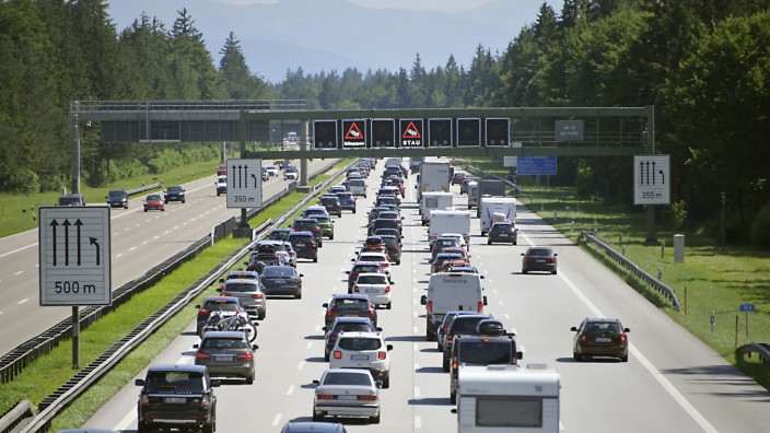 Verkehr: Am ersten Ferienwochenende rollte die Reisewelle auf der Salzburger Autobahn Richtung Süden. An diesem Wochenende wird eine deutliche Zunahme des Verkehrs in Richtung Norden erwartet.