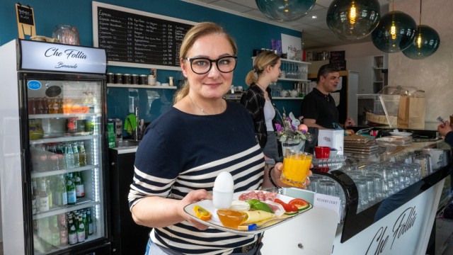 "Che Follia": Natascia Puppi bietet in ihrem Café verschiedene Frühstücksplatten an.
