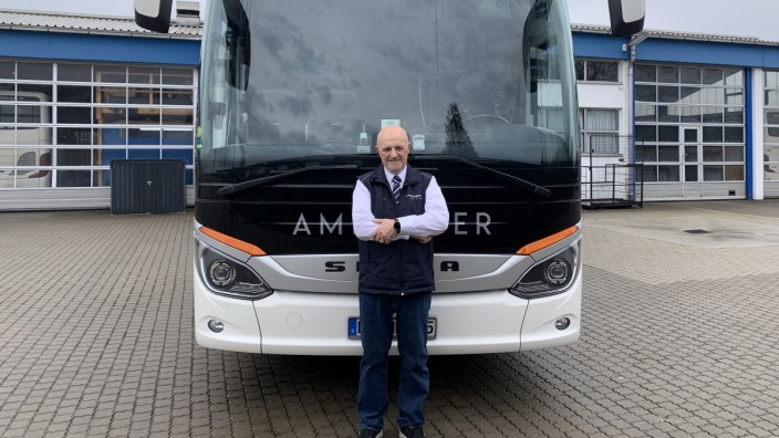 Demografischer Wandel: Gerhard Tellwak aus Rottenburg fährt auch noch mit 68 Jahren Bus - und das gerne. Ein bisschen aber muss das auch sein.