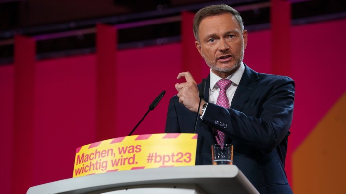 FDP: Auf dem Bundesparteitag der FDP bemühte sich Christian Lindner um Abgrenzung zu den anderen Parteien.