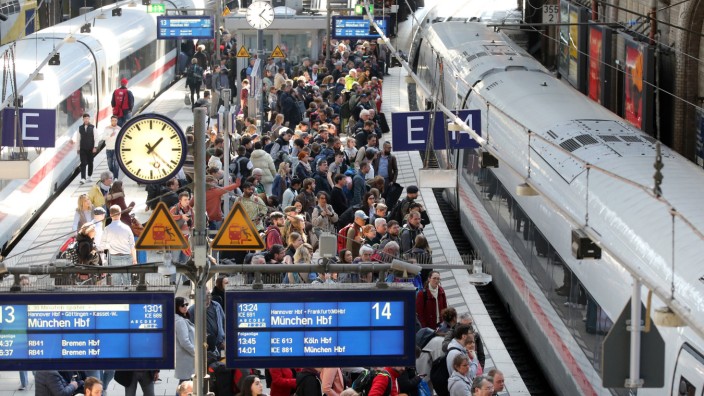 Warnstreiks im Schienenverkehr - Hamburg Hauptbahnhof