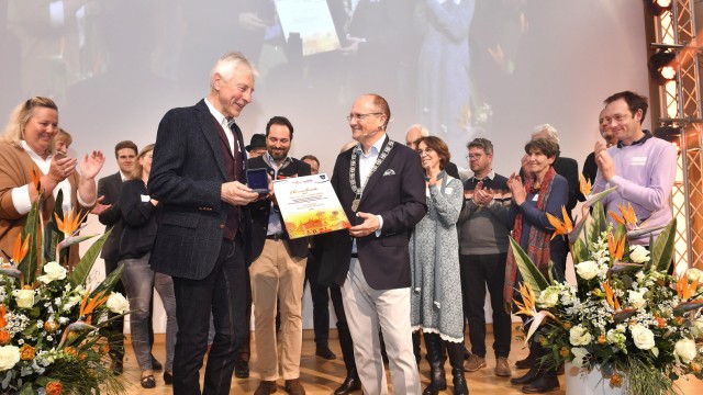 Herrsching: Der Dritte Bürgermeister Wolfgang Schneider wird für sein unermüdliches Engagement in Herrsching mit der "Goldenen Bürgermedaille" geehrt.