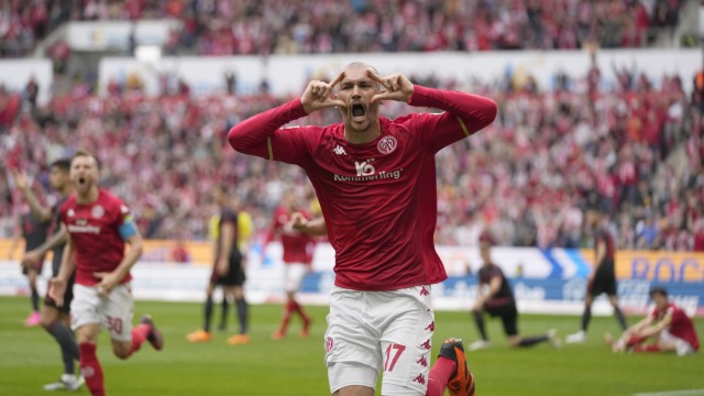 Bundesliga: Ludovic Ajorque erzielte das 1:1 und leitete damit die Wende im Spiel gegen die Bayern ein.