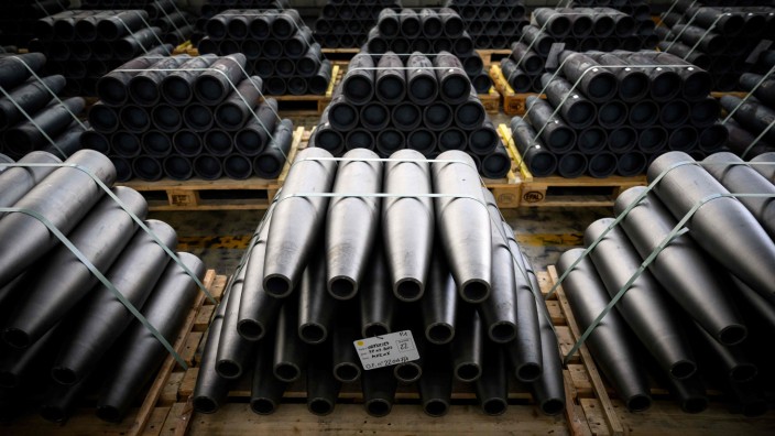 Waffenlieferungen: Diese Artilleriegranaten werden in einer Fabrik im Süden Frankreichs hergestellt und in die Ukraine geliefert.