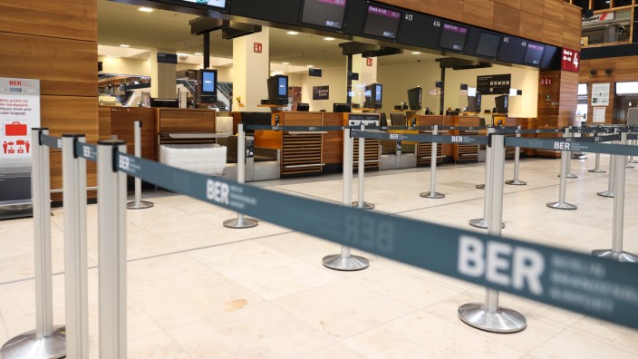 Warnstreik: Seit 3:30 Uhr wird am Flughafen BER gestreikt.