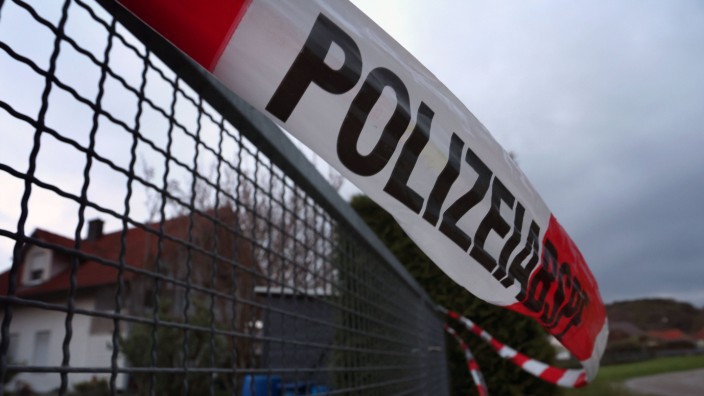 Landkreis Neu-Ulm: Nach dem Tod eines Ehepaares im Landkreis Neu-Ulm ermittelt die Kriminalpolizei wegen zweifacher Tötung.