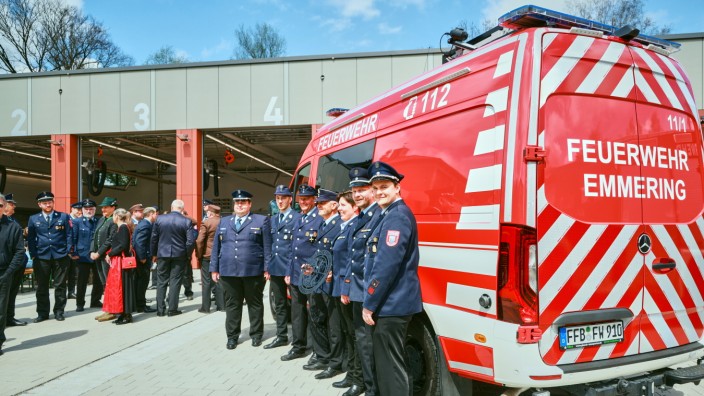Emmering: Alles neu: Feuerwehrhaus und Einsatzfahrzeug.