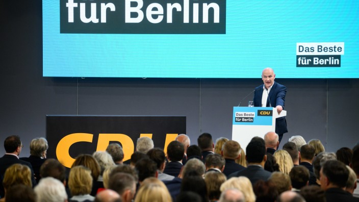 Berliner Senat: Auf dem Landesparteitag in Berlin überzeugte Spitzenkandidat Kai Wegner seine Delegierten von der schwarz-roten Koalition.