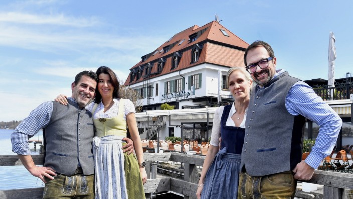 Essen und Trinken: Kenner der Klientel am Ostufer des Starnberger Sees: (v. li.) Thomas und Nathalie Frey, Angelique und Andreas Tessmer.