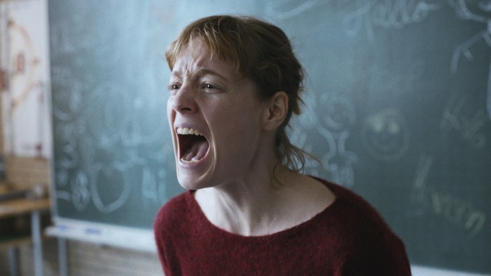 "Das Lehrerzimmer" im Kino: Sie findet den Dieb, der in der Schule umgeht - und löst eine brutale Kettenreaktion aus: Leonie Benesch in "Das Lehrerzimmer".