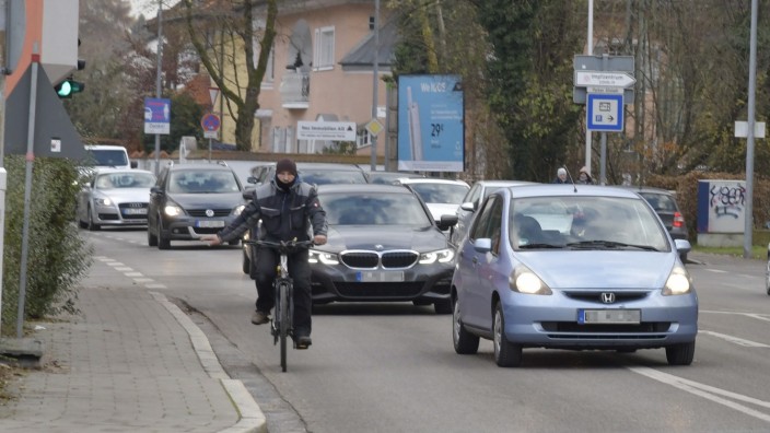 Landkreis Erding: Es tut sich was in Erding, doch viele Radfahrer beklagen noch immer, dass sie sich auf den Straßen der Stadt nicht wirklich sicher fühlen und nicht als gleichberechtigte Verkehrsteilnehmer anerkannt werden.