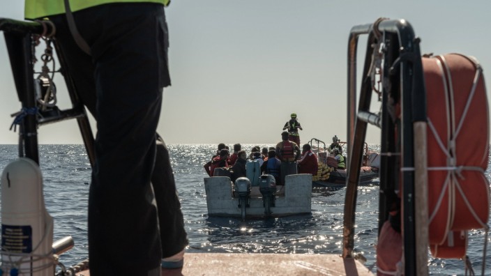 Asylpolitik: Wer es übers Mittelmeer in die EU schafft, darüber entscheidet oft nur Glück, aber kein geregeltes Verfahren.