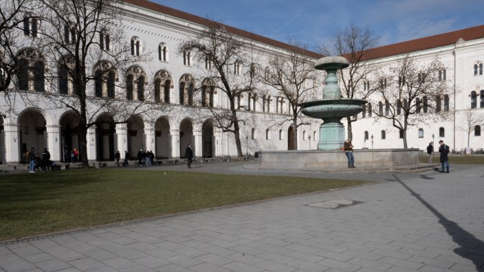 Ludwig-Maximilians-Universität: Das Hauptgebäude der LMU am Geschwister-Scholl-Platz.