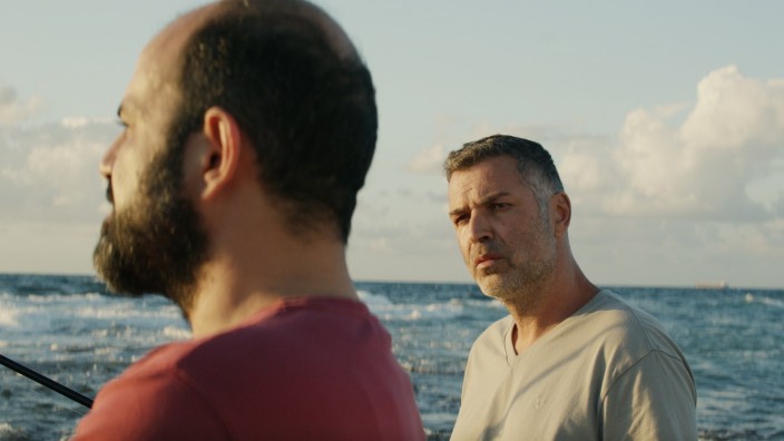 "Mediterranean Fever" im Kino: Erst zerstrittene Nachbarn, dann beste Freunde:Waleed (Amer Hlehel) und Jalal (Ashraf Farah).