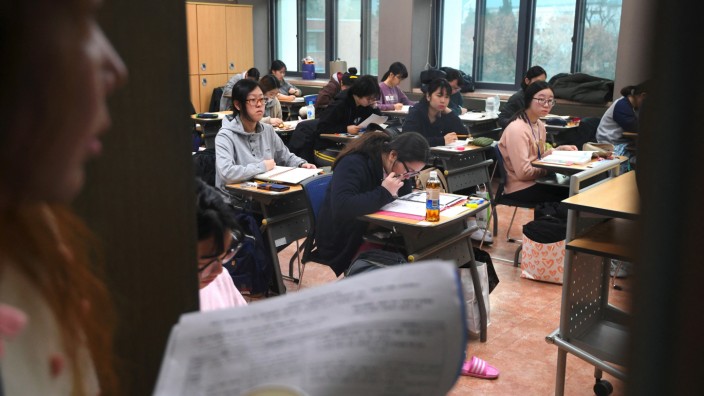 Südkorea: An der Suneung-Prüfung hängt in Südkorea die gesamte Zukunft: College und spätere Jobchancen.