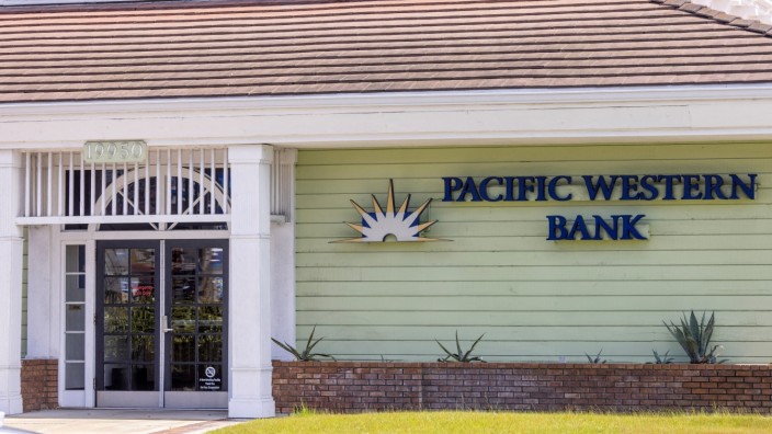 Bankenkrise: Filiale der Pacific Western Bank in Huntington Beach in Kalifornien, einer Tochter der Pac-West-Holding.