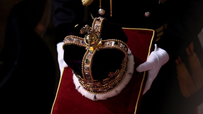 Vereinigtes Königreich: Die Edwardskrone wird ausschließlich von amtierenden Monarchen während der Krönungszeremonie getragen - Charles wird sie also nie wieder benutzen.