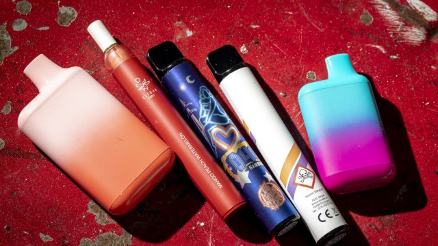 Aromatisierte E-Zigaretten: Sie erinnern äußerlich an Textmarker oder Filzstifte - doch E-Zigaretten sind alles andere als harmlos.