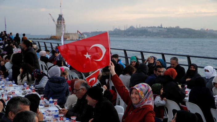Recep Tayyip Erdoğan: Es gibt sie, die türkische Zivilgesellschaft, und sie ist nicht nur national, sondern auch demokratisch geprägt.