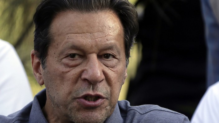 Pakistan: Pakistans früherer Premier Imran Khan muss sich wegen Korruptionsvorwürfen verantworten.