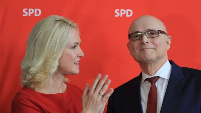 Mecklenburg-Vorpommern: Da waren sie noch Freunde: Manuela Schwesig und Erwin Sellering 2017 beim Landesparteitag der SPD in Linstow.
