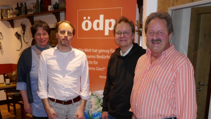 Mit gleichberechtigter Doppelspitze: Der Vorstand des neu gegründeten ÖDP-Ortsverbands Dachau bilden Dagmar Hamberger, Wolfgang Ott, Heinrich Bömeke und Gerhard Lange (v.li.).