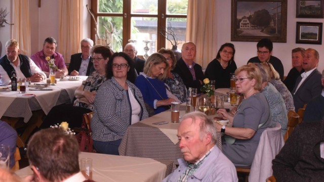 Wirtschaftspolitik: Die Mittelstands-Union hat zur Diskussion in den Gasthof Groß nach Bergkirchen eingeladen.