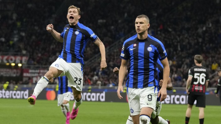 Inter besiegt Milan: Edin Dzeko, rechts, erzielte das 1:0 für Inter.